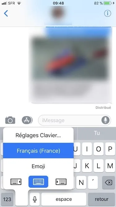 Activer le clavier a une main sur iPhone dans Messages