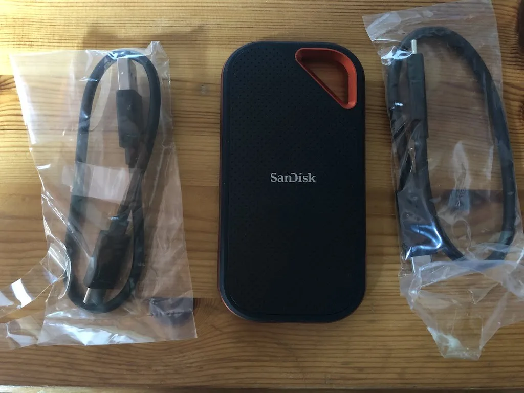 Test SanDisk Extreme Pro Portable SSD (USB-C / Thunderbolt 3) 2 SanDisk Extreme Pro contenu coffret