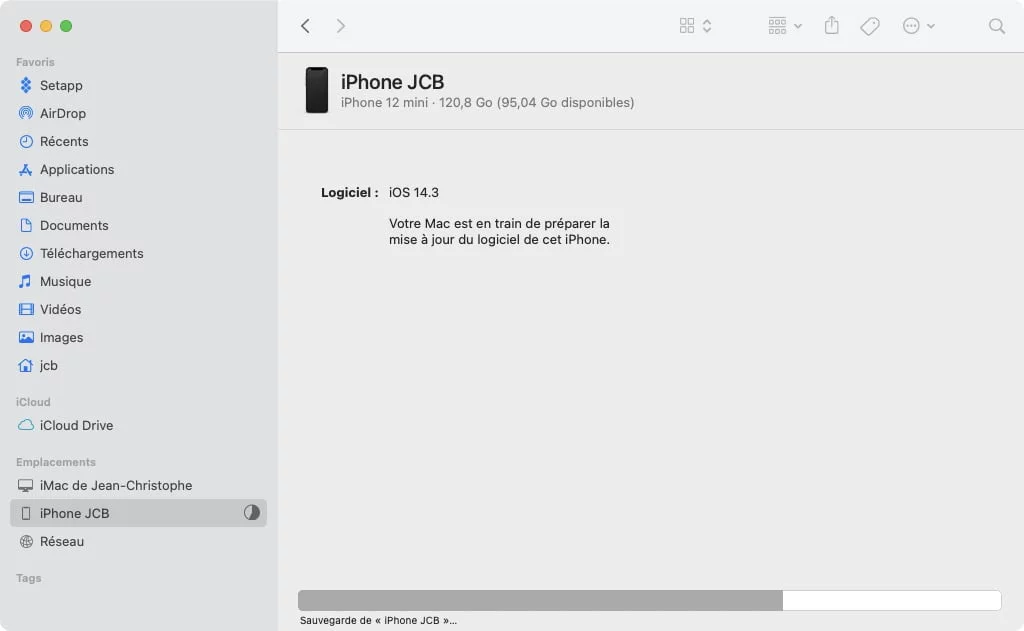Votre Mac est en train de preparer la mise a jour du logiciel de cet iPhone
