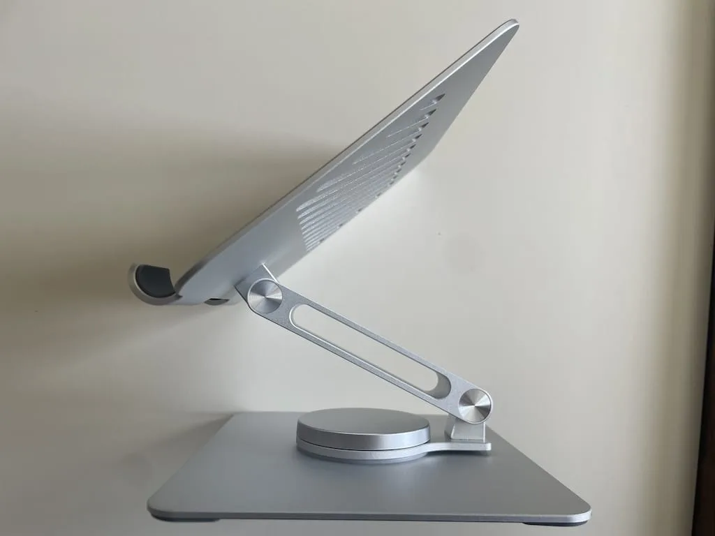 Test du support pour iPad / Air / mini / Pro avec pied rotatif à 360° (UGREEN) 2 pied rotatif aluminium ipad pro